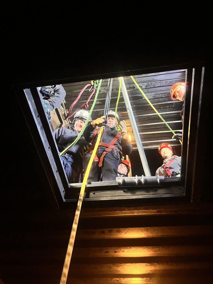 MassDFS's tweet image. #TechRescue Tuesday: The Mass Fire Academy recently delivered its Confined Space Rescue course in #AuburnMA. About 20 firefighters from across the state took part in 5 days of training for non-entry, operational, &amp;amp; technician-level rescues in these challenging environments.