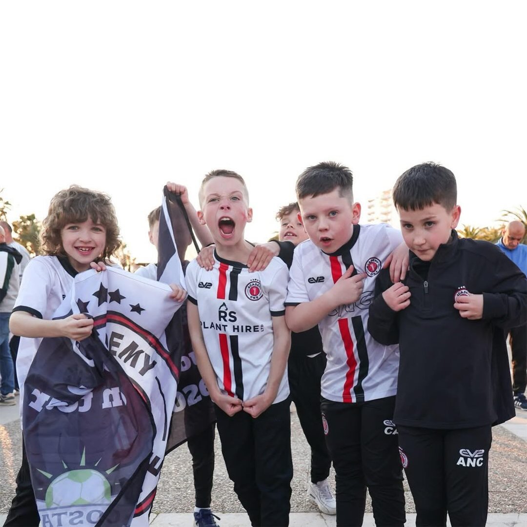ev2sportswearuk's tweet photo. Great to see our partners Academy One out in Salou competing in the Costa Daurada Cup! 🇪🇸🏆

Most certainly an unforgettable experience for the boys 👏

🛒: https://t.co/tDcq28KFzJ

#EV2 | #DesignWithoutLimits https://t.co/ICNg7Icwhn