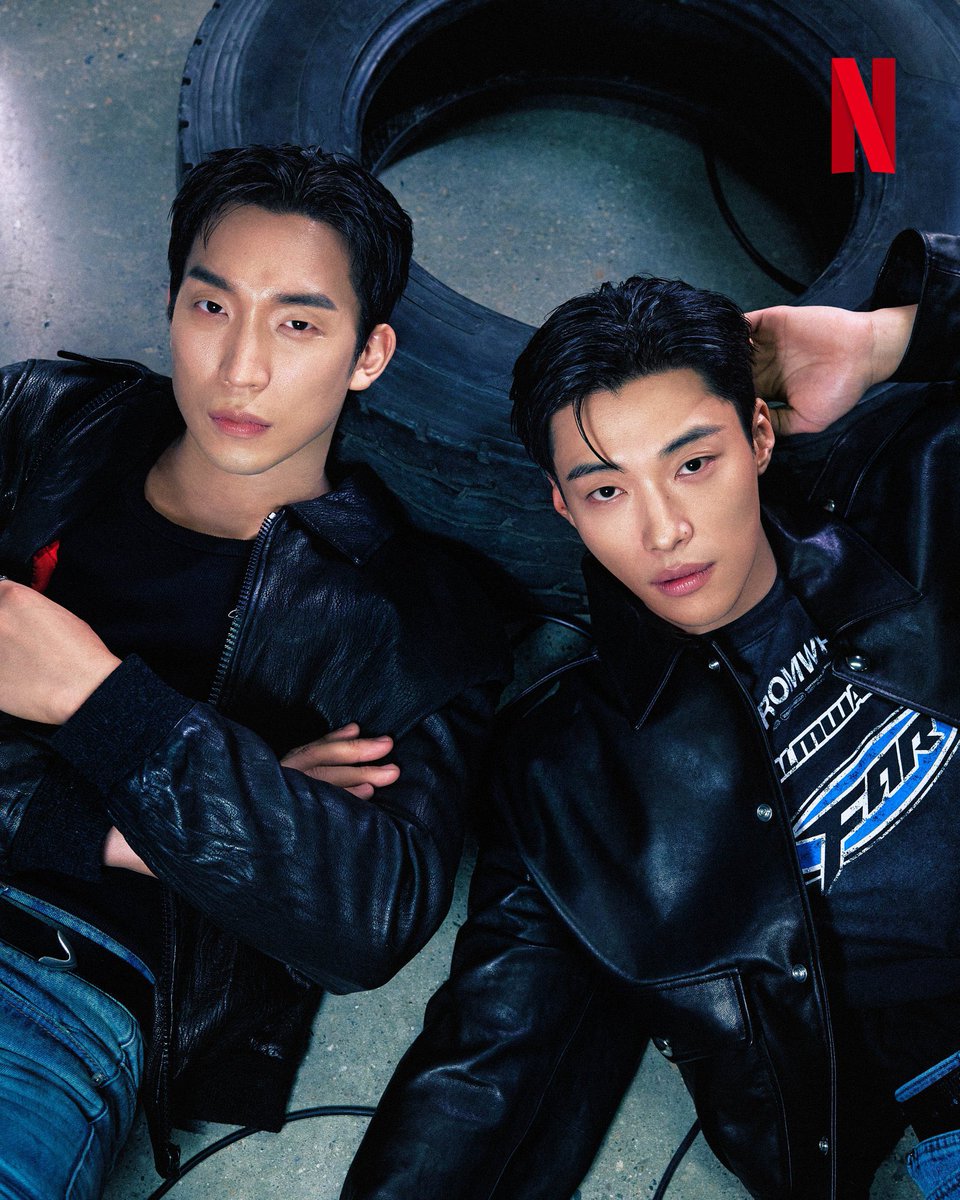 kdrama_outofbox's tweet photo. Very not normal about them https://t.co/Z4I26bhOCv