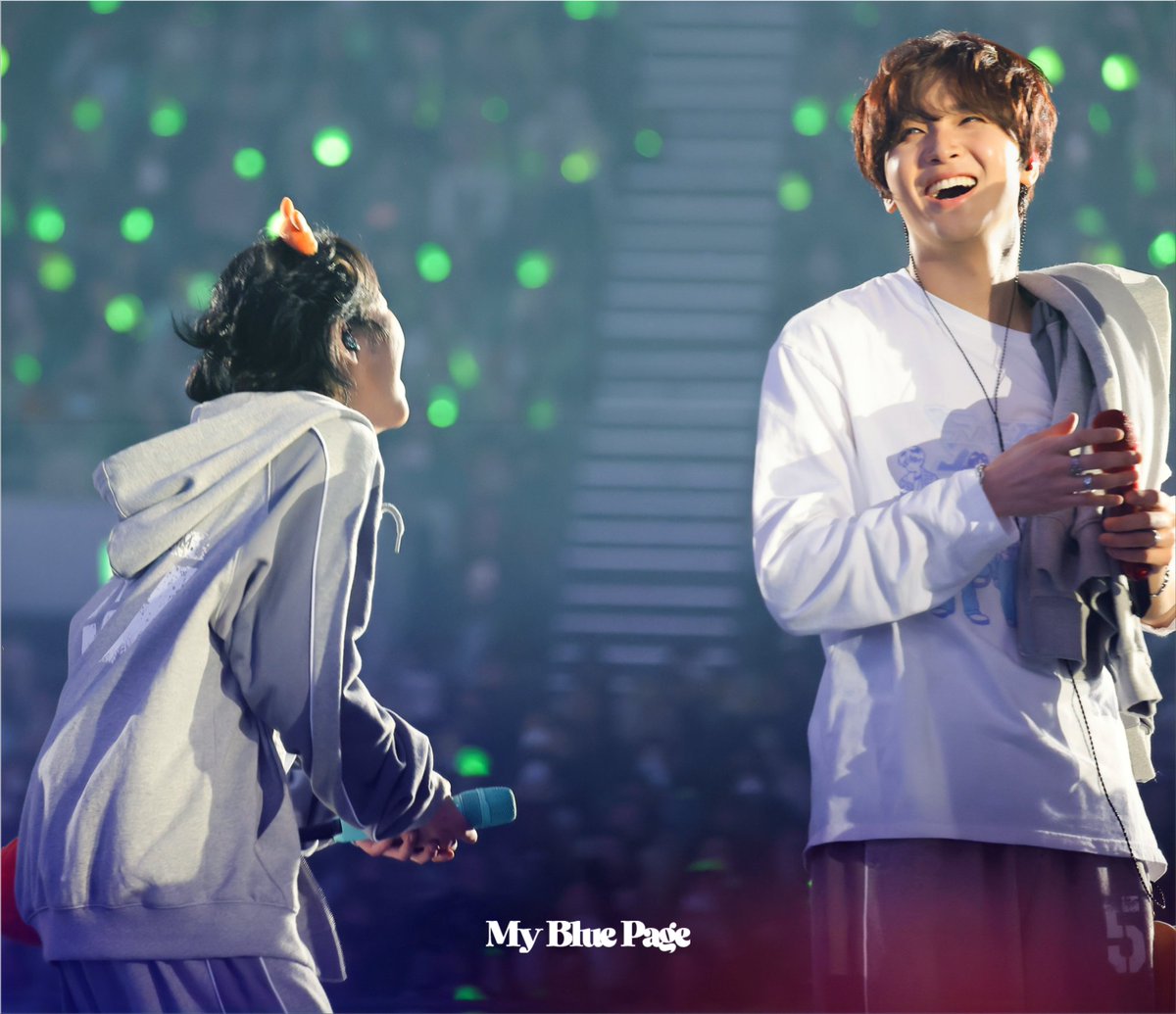 MyBluePage's tweet photo. 많이 웃자 😊

260328 TDS4 Finale
#해찬 #HAECHAN
#런쥔 #RENJUN https://t.co/lZDMZqT2ss
