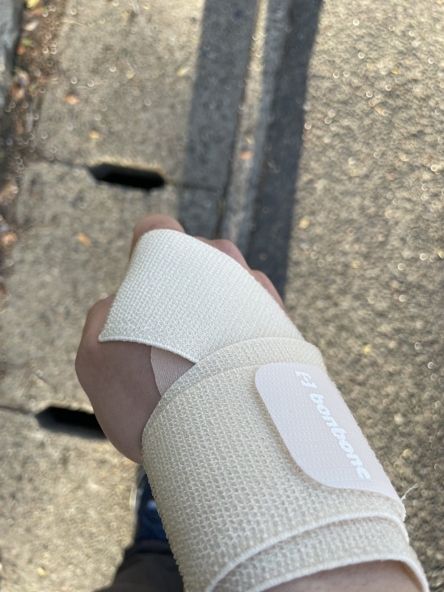 キノティ tweet media