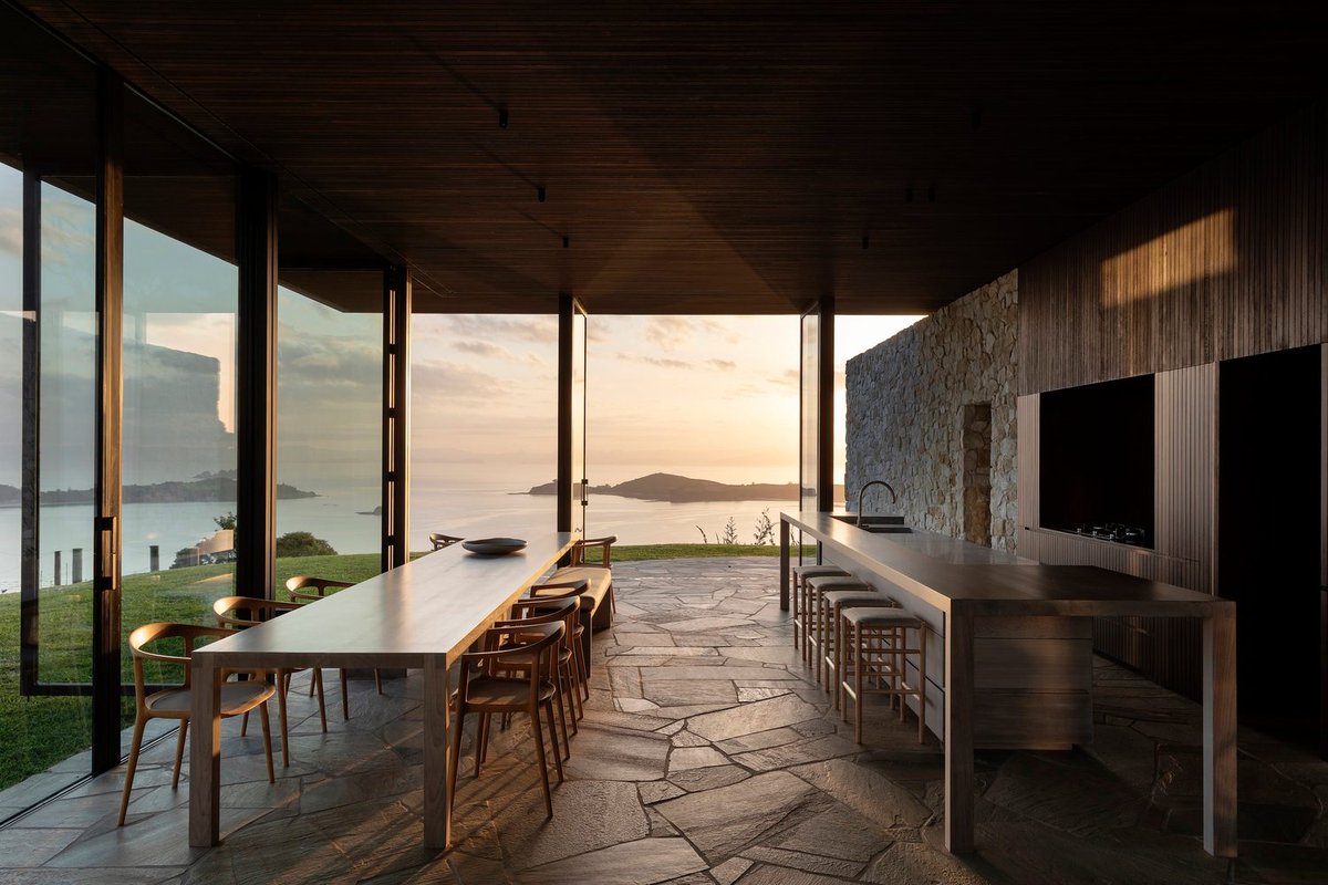 ArchDaily's tweet photo. Waiheke House by Cheshire Architects
New Zealand 🇳🇿

#photography: Sam Hartnett
https://t.co/znhcmxtyFk https://t.co/r8taZx2ZSf