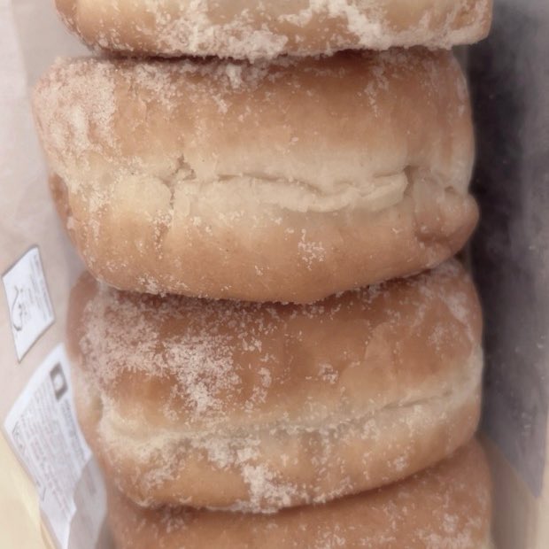 chocojungwons's tweet image. 233cals (i controlled myself and had one)