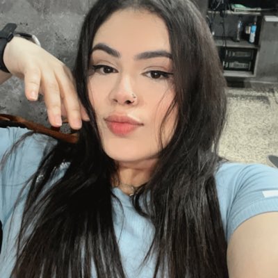 cheryhc2's tweet photo. #NuevaFotoDePerfil https://t.co/EsJN3jzIJn