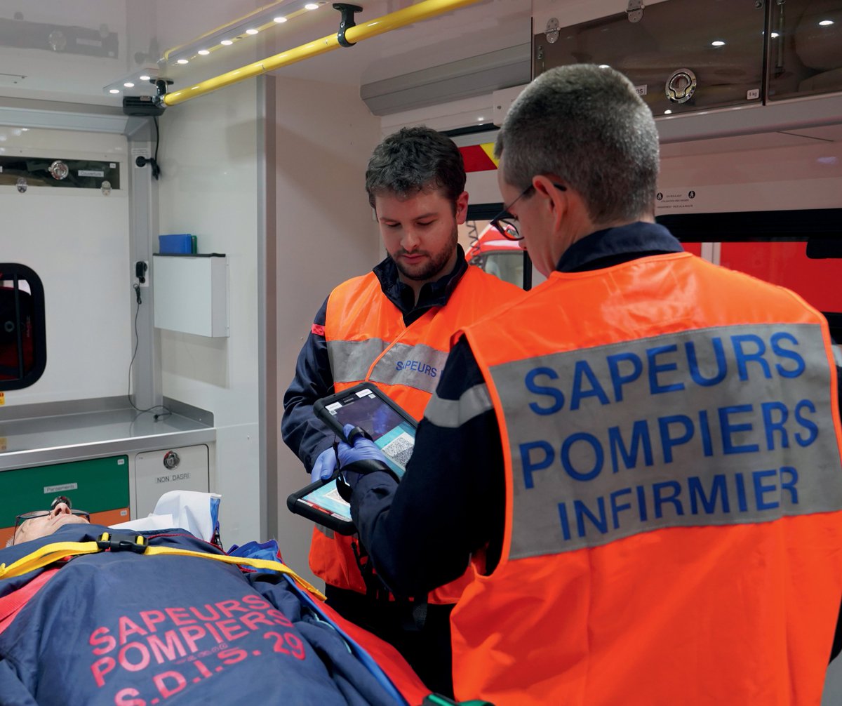 sdis29's tweet photo. Journée nationale de la santé
Focus sur le service Santé du SDIS 29 : secours d’urgence, suivi des pompiers, gestion de la pharmacie, soins animaliers &amp; formations.
Une équipe engagée : 28 médecins, 113 infirmiers, 6 pharmaciens, 1 vétérinaire, 3 psychologues et 9 experts santé. https://t.co/XBrHeWFivJ