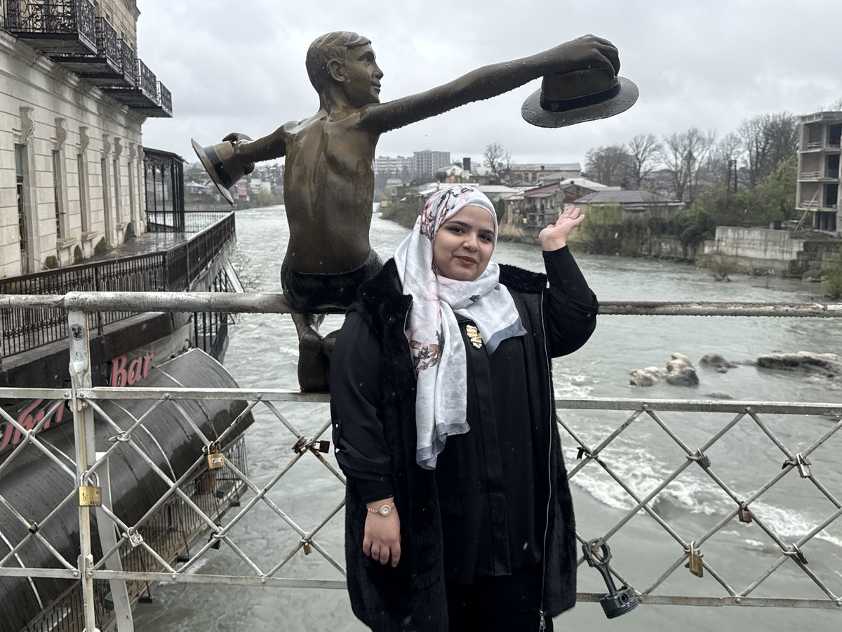 UNHCRGeorgia's tweet photo. Sedra was just 5 when war forced her family to flee Syria. 

They found safety in Kutaisi, Georgia,🇬🇪 but starting over wasn’t easy.

🩵15 years later, she says: “Georgia is my homeland.”

Now a student and refugee advocate, she proves resilience can turn displacement into hope. https://t.co/iNXflp4KtR