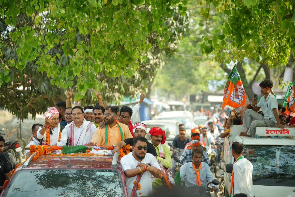 DilipSaikia4Bjp's tweet photo. Sipajhar is firmly backing Dr. Paramananda Rajbongshi....
Joined a massive roadshow with Dr. Rajbongshi and appealed to voters to choose the Lotus for development. 🪷
Thank you, Sipajhar.
#BJP4ViksitAssam #DoubleEngineInAssam https://t.co/1gddBazZIS