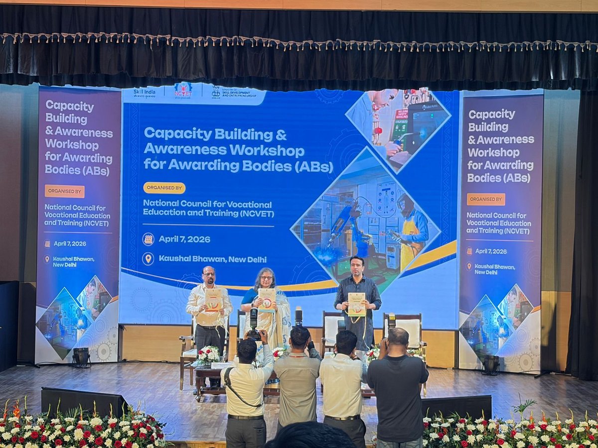 airnews_pune's tweet image. कौशल्य विकास आणि उद्योजकता मंत्री जयंत चौधरी यांनी नवी दिल्लीत राष्ट्रीय व्यावसायिक शिक्षण आणि प्रशिक्षण परिषद (#NCVET) च्या संस्थांसाठी आयोजित क्षमतावर्धन कार्यशाळेचे संबोधन केले.

#SkillIndia #vocationaltraining