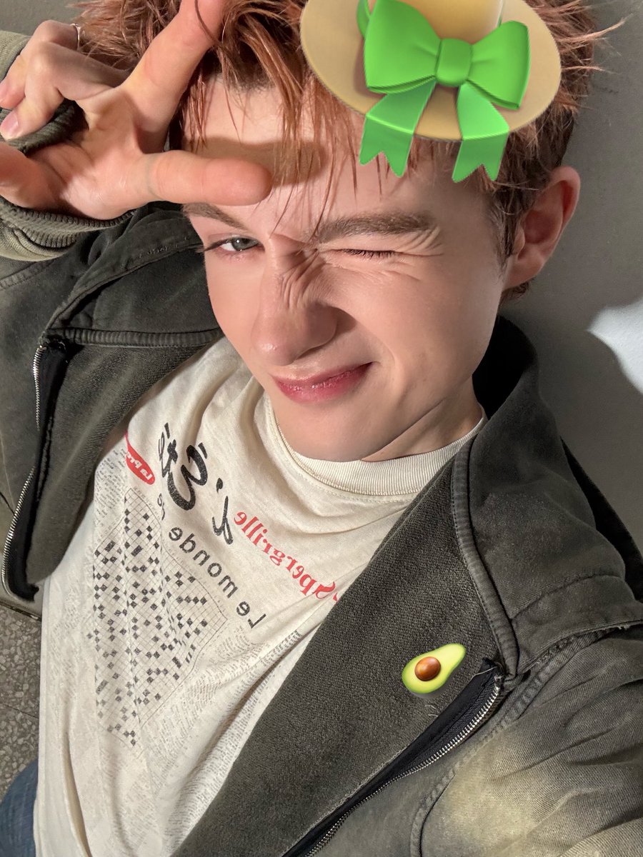 LOOKEPEEP tweet media