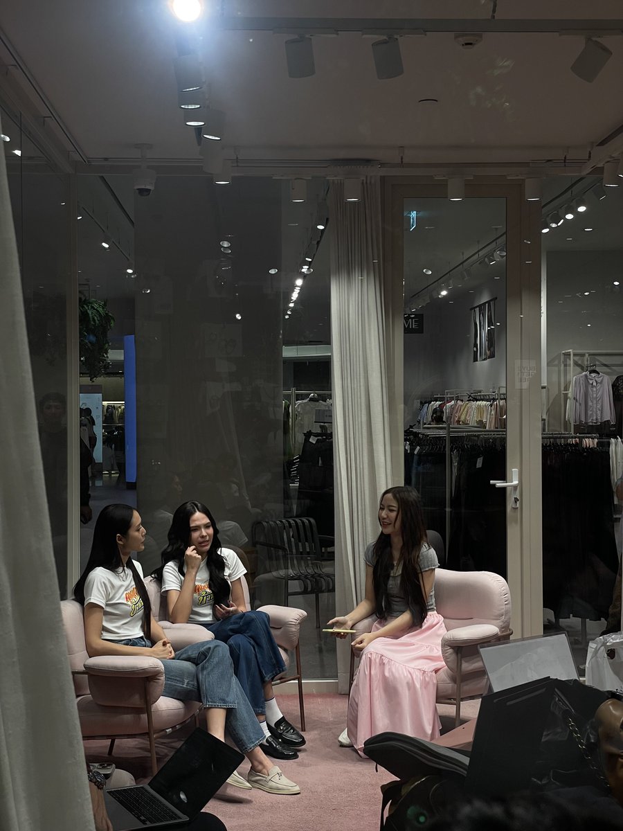 𝐛𝐮𝐧𝐧𝐲𝐭𝐚𝐥𝐞𝐬 tweet media