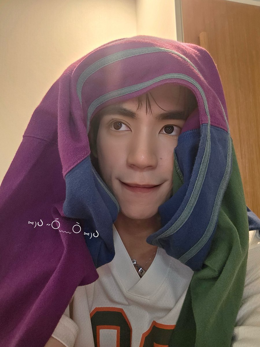 LOOKEPEEP tweet media