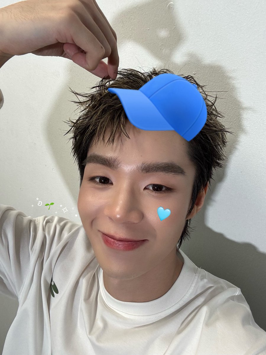 LOOKEPEEP tweet media