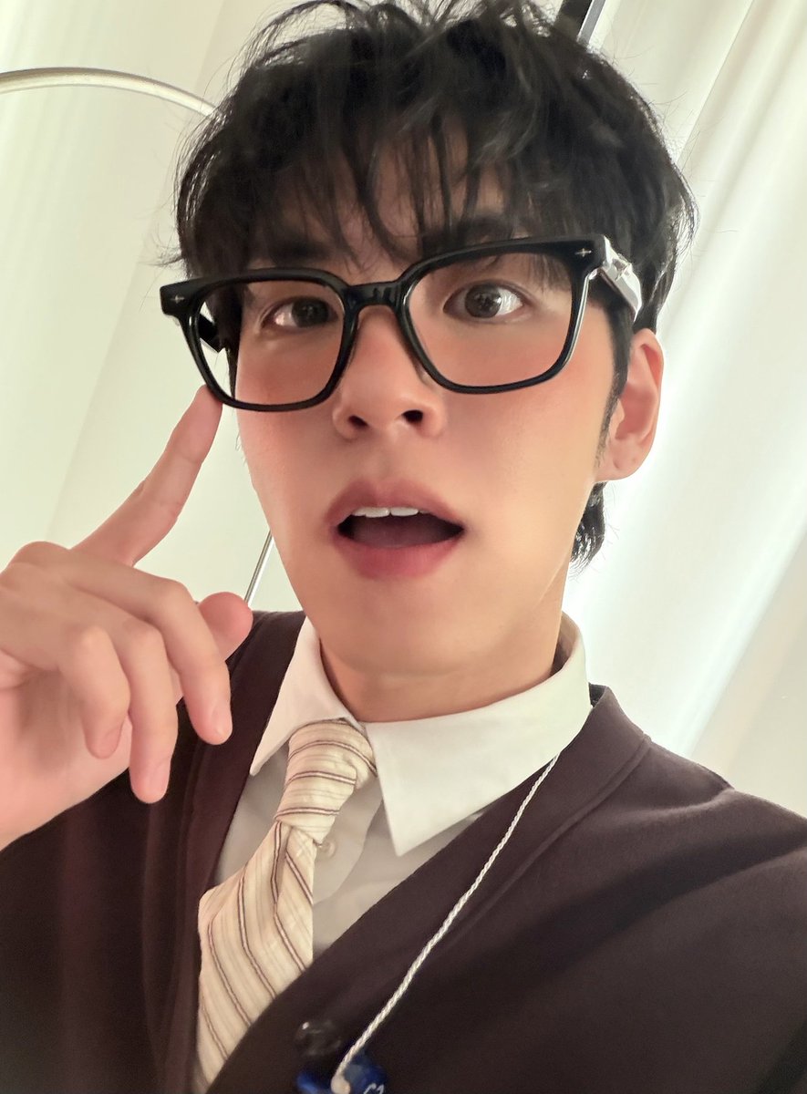 원필님 미담 1나..
포카로 나왔으면 반포자이 포카였을텐데
무료로 주심