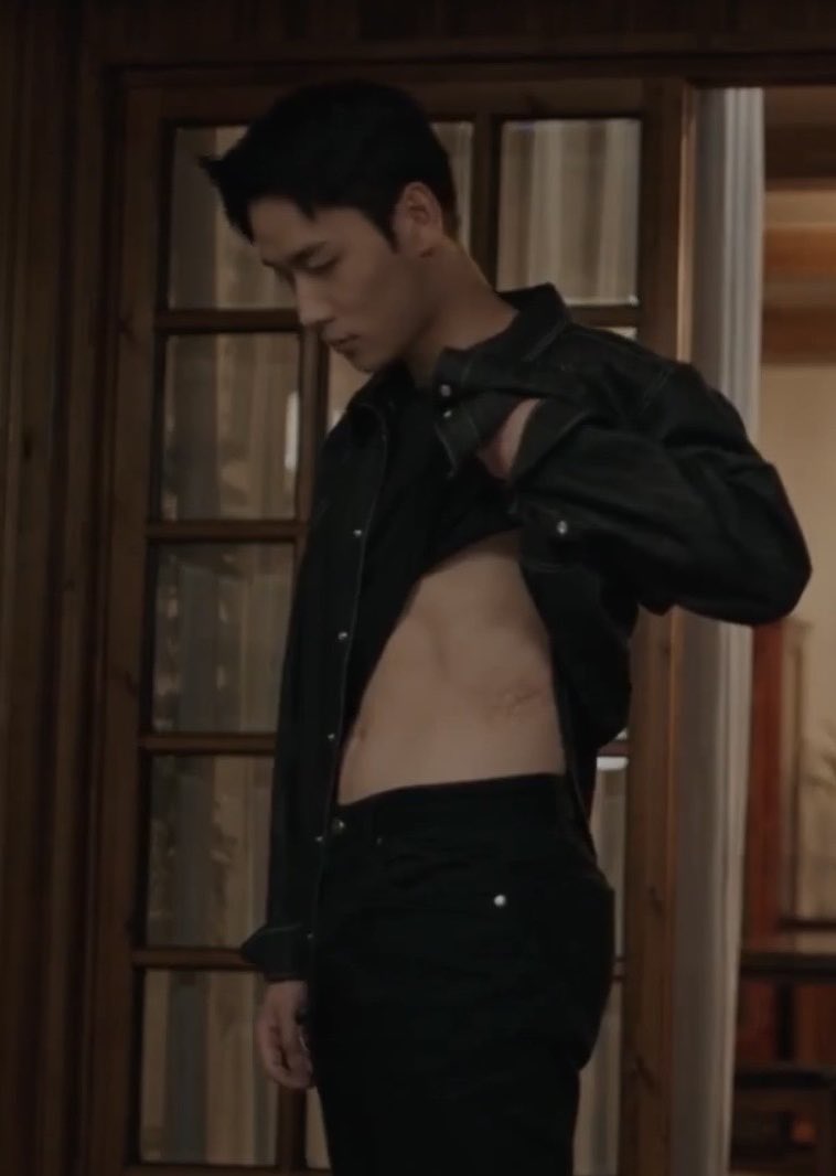 museLee_'s tweet photo. 내가 좋아하는 도진우 흉터 공개씬🤤 https://t.co/akuVbOyYIo