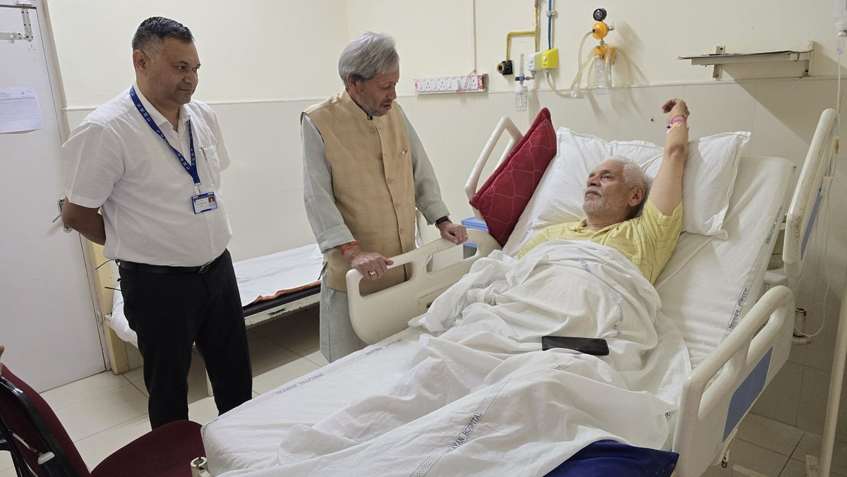 Tirath Singh Rawat (मोदी का परिवार) tweet media