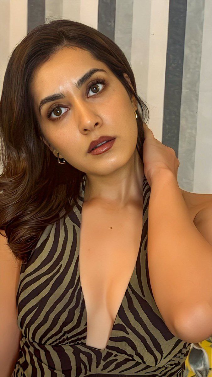 MrkItsme94772's tweet image. Name: Raashi Khanna
Date of Birth: 30 Nov 1990
Age: 35 years (as of 2026)
Height: 5'6 (168 cm approx)
Weight: ~60 KG (approx)
Body Measurements: Not officially confirmed (approx 34-28-34)
Eye Color: Brown
Hair Color: Black
Birthplace: New Delhi, India 🇮🇳
Nationality: Indian 🇮🇳