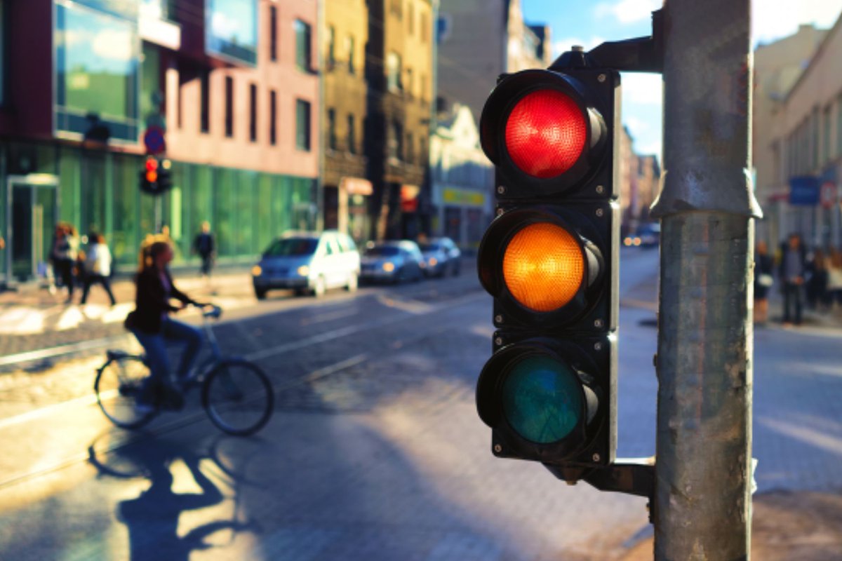 Vijayavani_Digi's tweet image. ಗಂಟೆಗಟ್ಟಲೇ ಕಾಯುವಂತಿಲ್ಲ, ಪದೇ ಪದೇ ಬ್ರೇಕ್​ ಹಾಕುವ ಸಮಸ್ಯೆಯಿಲ್ಲ; ಟ್ರಾಫಿಕ್​ ಸಿಗ್ನಲ್ ಮುಕ್ತ ದೇಶವಿದು     

vijayavani.net/category/inter…
#NoTrafficLights #TrafficSignal #Country #TrafficJunction