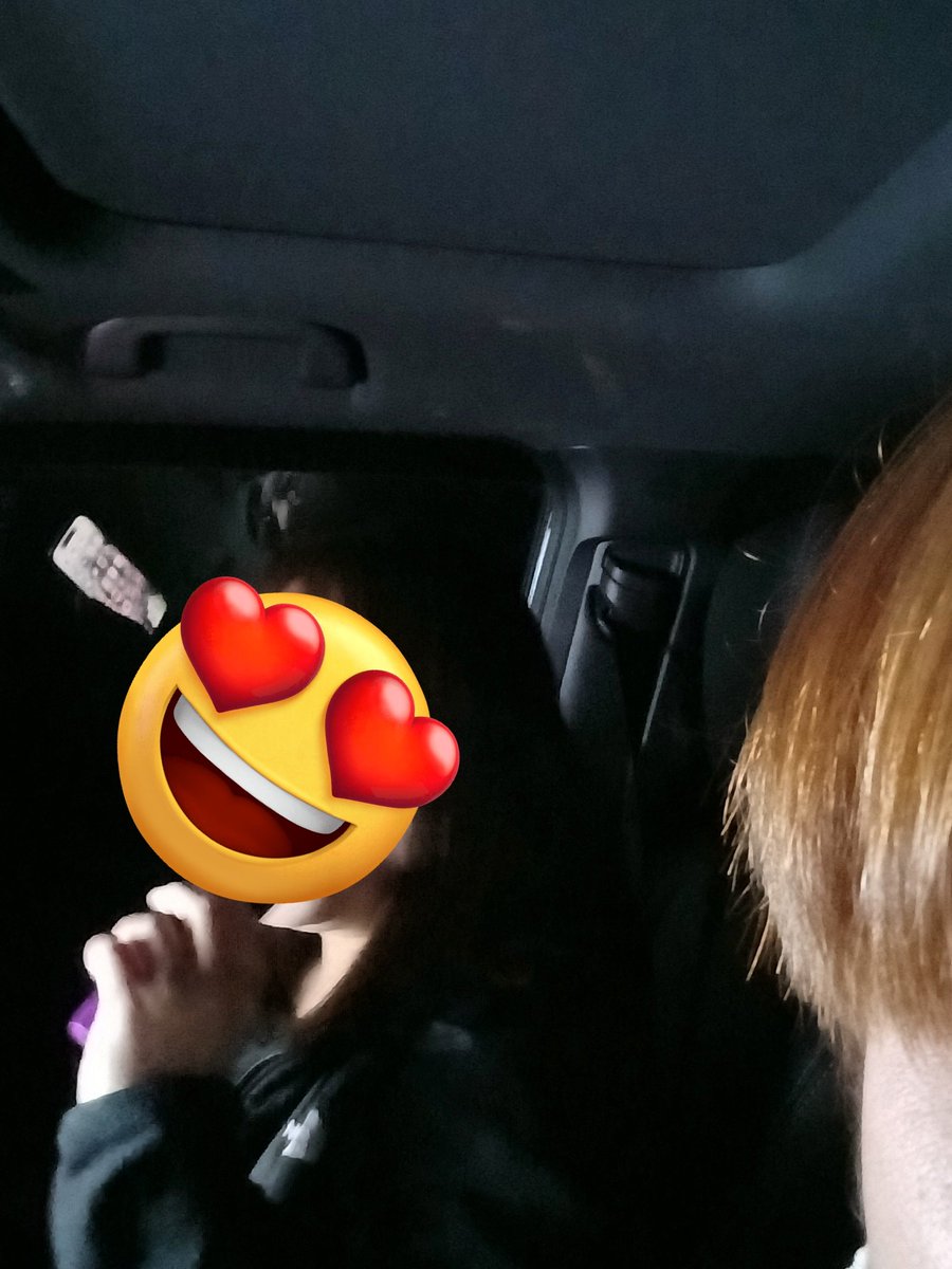 こな tweet media
