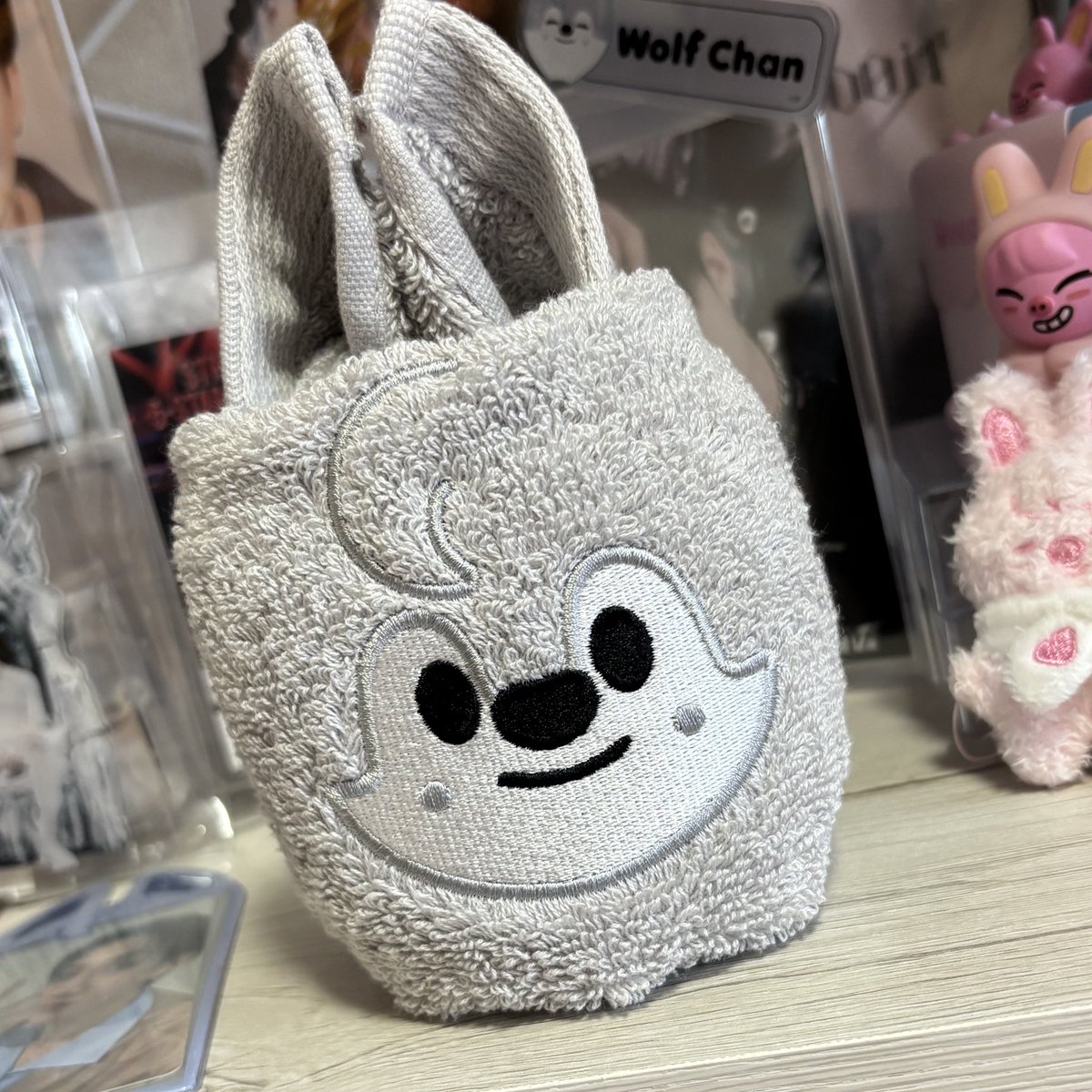 海外ステイがやってたの真似したらめっちゃ可愛く出来た🌟ウルフチャンの耳かと言われたらちょっとうさ耳感否めない気がするけど可愛いからよし