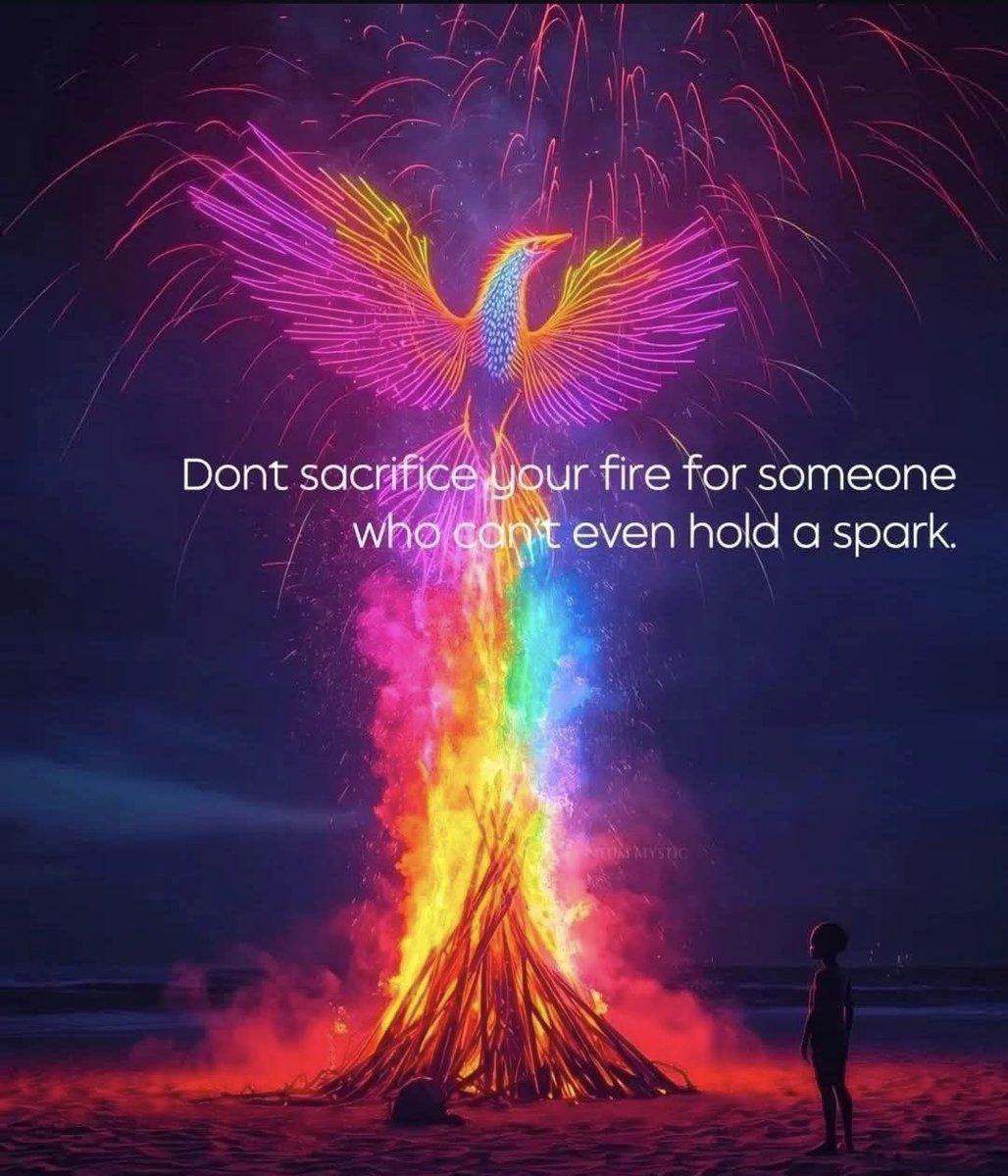 ReemsQuotes's tweet photo. لا تضحّي بشغفك من أجل شخص لا يستطيع حتى أن يحافظ على شرارة. https://t.co/xvBHVNkzqN