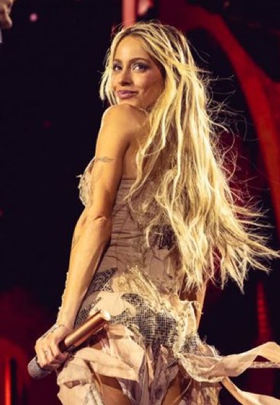 amorporT tweet media