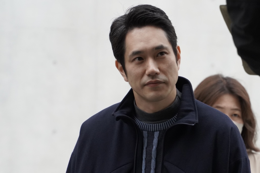 【時すでにおスシ⁉︎はっじまっるよー】
待山みなとは子育てを終え時間を持て余していたが鮨アカデミーへ通う事になる。そこでは強大な技術力を持った職人が立ちはだかる。
世紀末救世主伝説時すでにおスシ⁉︎第一話
【鮨アカデミーに行ってみた】
お前はもう握っている
今夜10時から