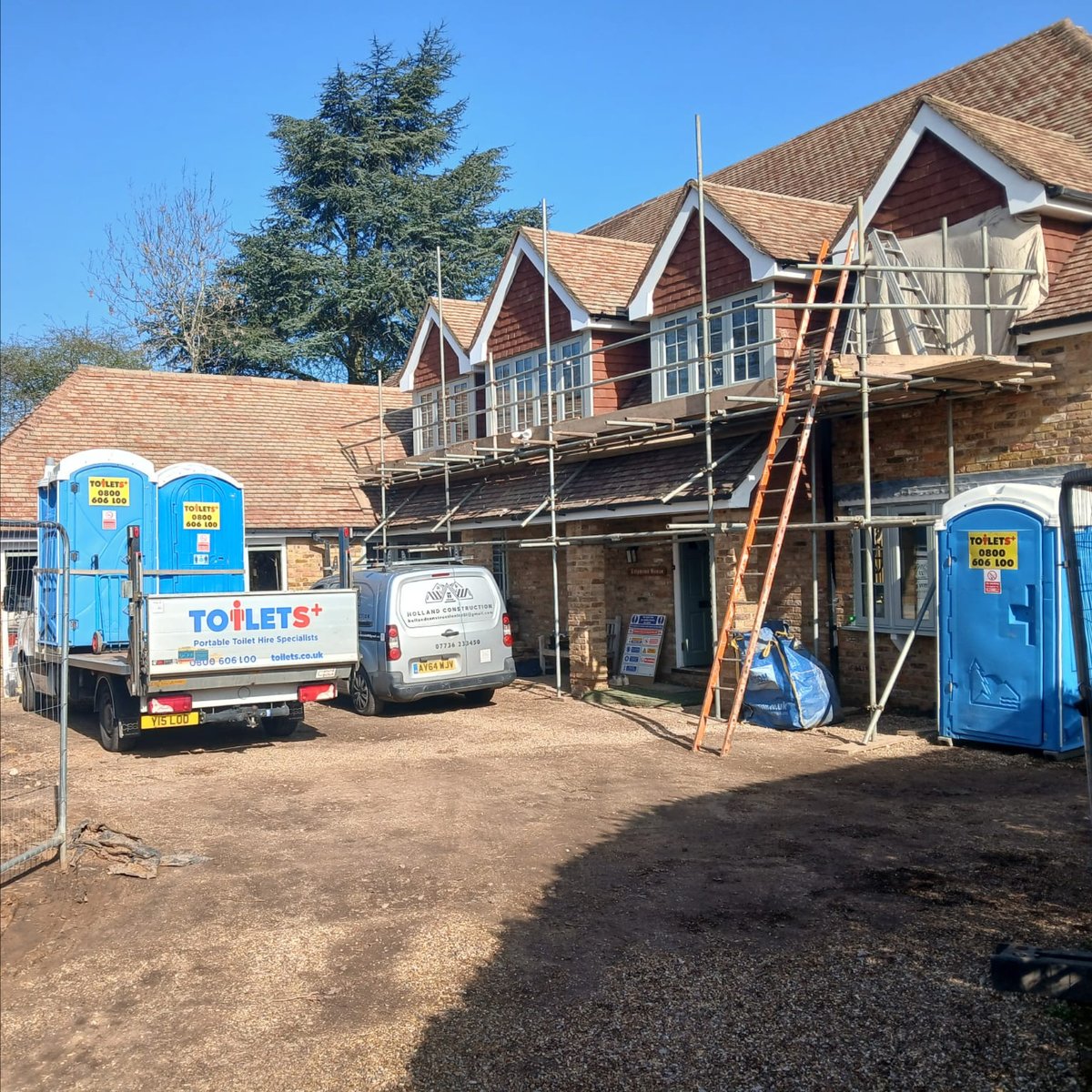 ToiletsPlus's tweet image. New projects starting this month?
Make sure your toilets are sorted before day one.

We deliver fast, keep them clean, and service weekly, so you don’t have to think about it:
 🔗 toilets.co.uk

#ConstructionUK #SiteSetup #ToiletsPlus