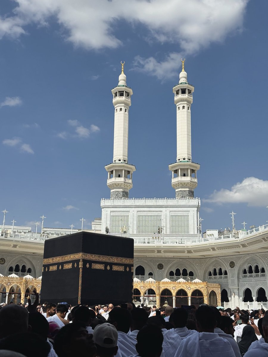 pashminakuning's tweet photo. pengen umroh tiap tahun ya Allah https://t.co/vfFkqkzMAR