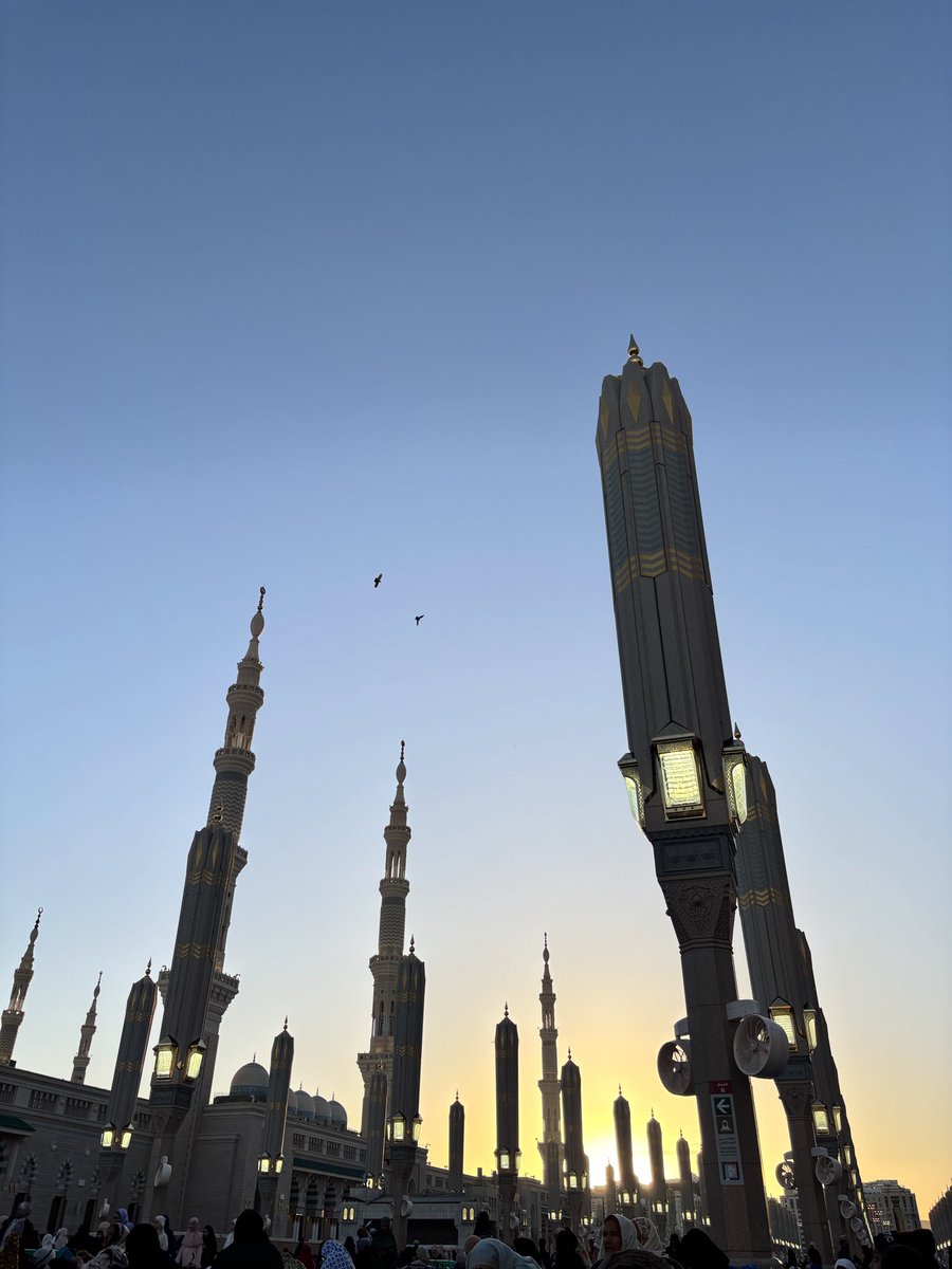 pashminakuning's tweet photo. pengen umroh tiap tahun ya Allah https://t.co/vfFkqkzMAR