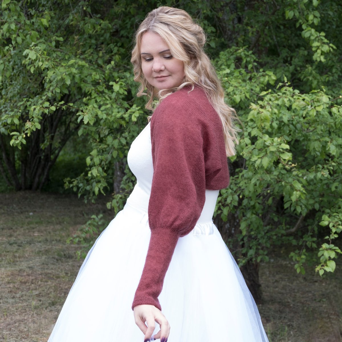 SuperSoftKnits's tweet image. Soft mohair &amp;amp; silk #Bolero ✨Elegant #puffsleeve #jacket — perfect #wedding cover-up or #evening #party look  #Handmade #Knitwear #SuperSoftKnits 

shorturl.at/7kp7J