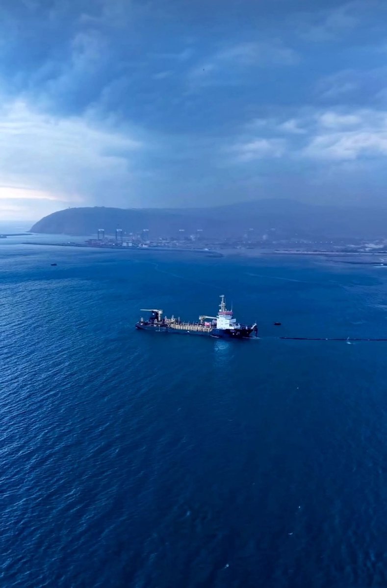 mana_Prakasam's tweet image. "మేఘాల మాటున దాక్కున్న వైజాగ్ నగరాన్ని చూసారా 😍❤️❤️☁️🚢 

Visakhapatnam on a cloudy day 😍

#Visakhapatnam #CloudyDay #AndhraPradesh