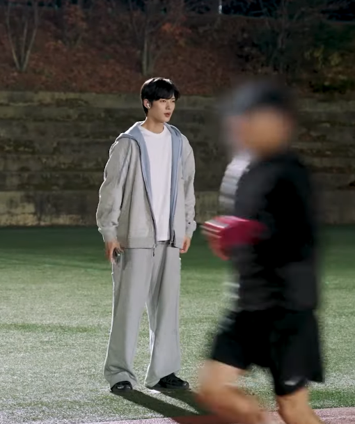 Namuigaelleoli's tweet photo. 실사화 된다는 야화첩의 주연 배우들 

1.  배우 김강재 (97년생 189cm)
2. 배우 지민서 (96년생) https://t.co/yRsCvmy5bt