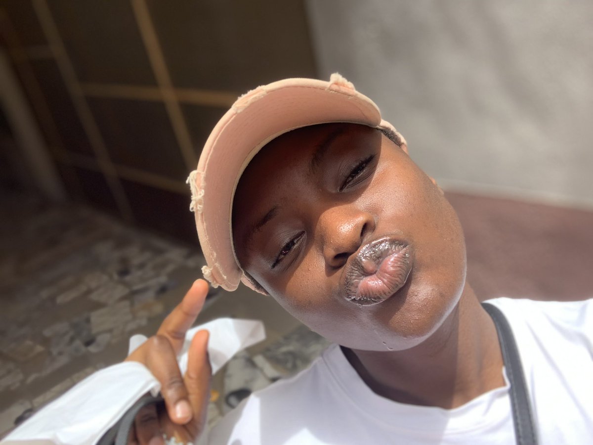 _TBTSs's tweet photo. If I buy blue tick una go engage my post? https://t.co/lfKPJv6KtB