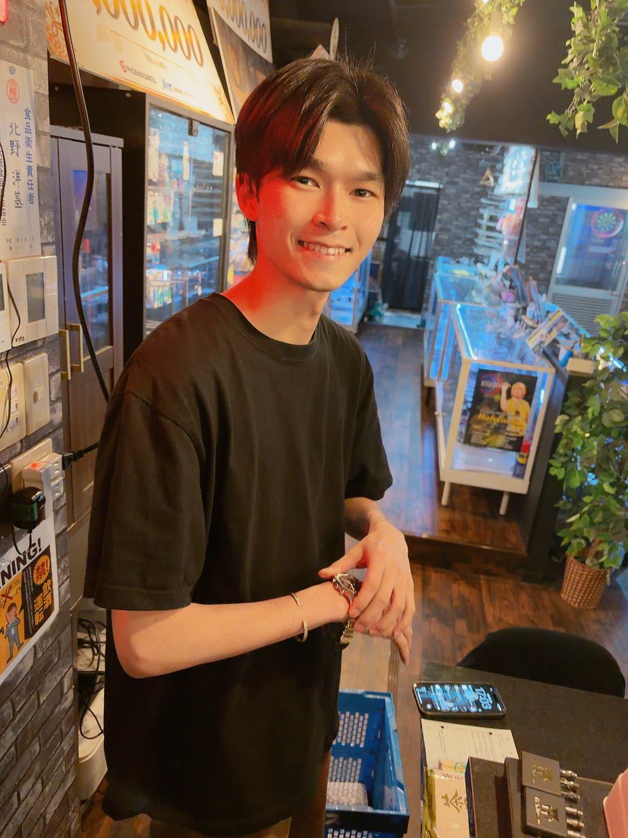 Darts Bar Famous tweet media