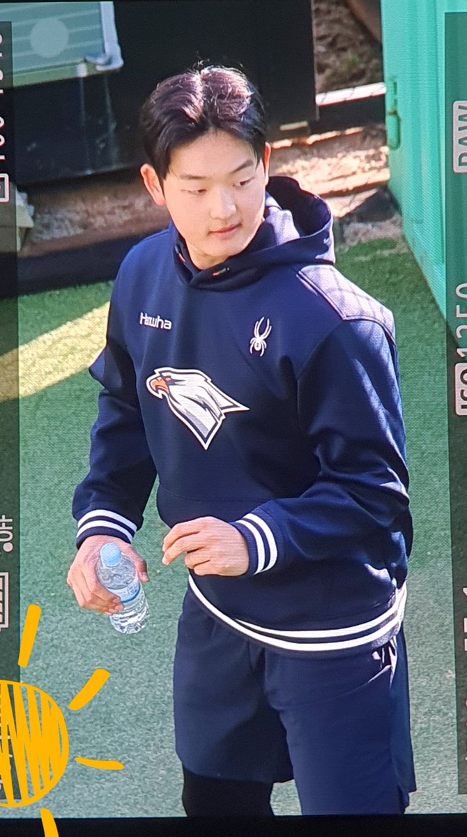 writxxr's tweet photo. 건우 오랜만 https://t.co/U8WxufqB6W