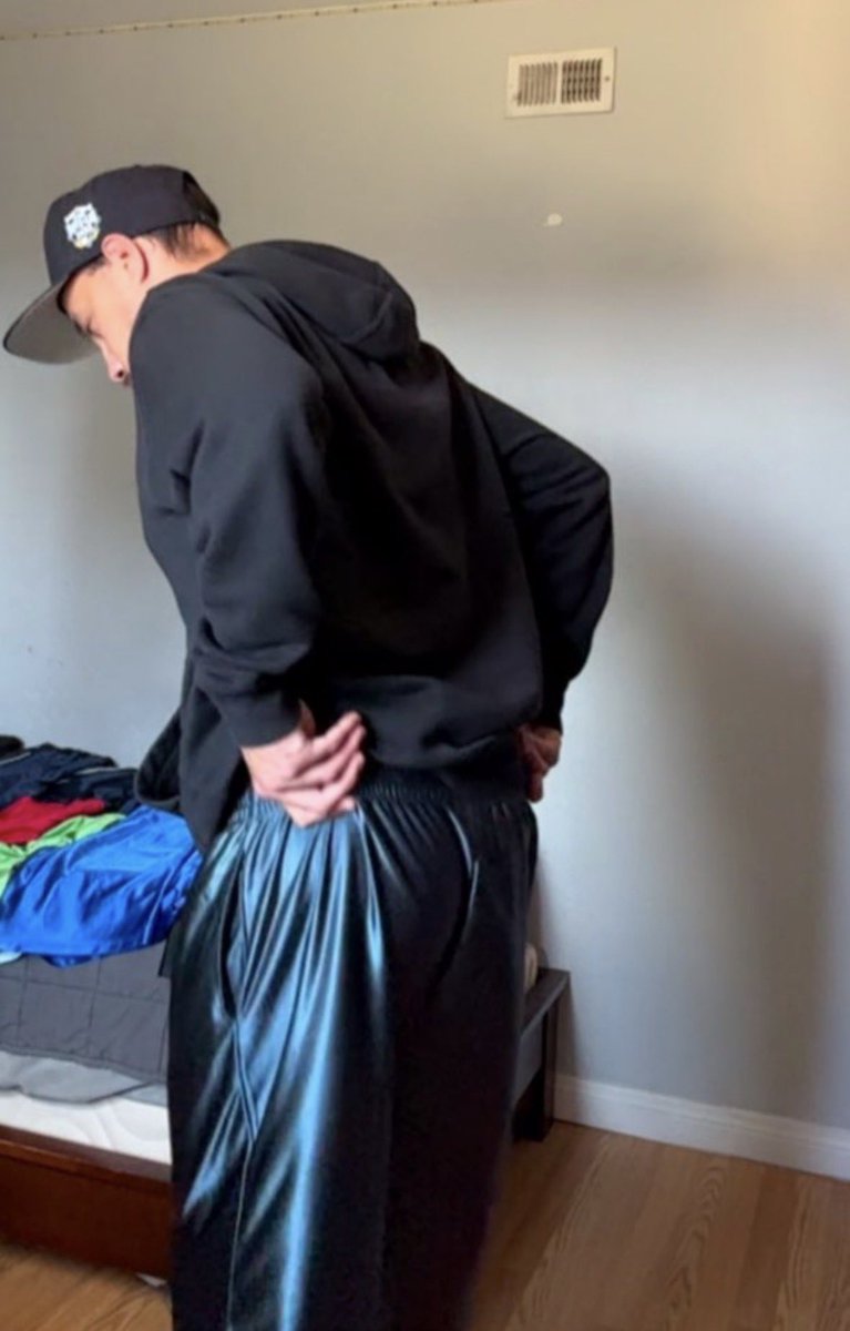 ShinyPhantom tweet media