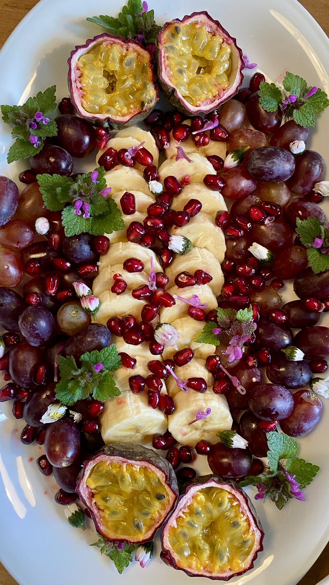 golden girl tweet media