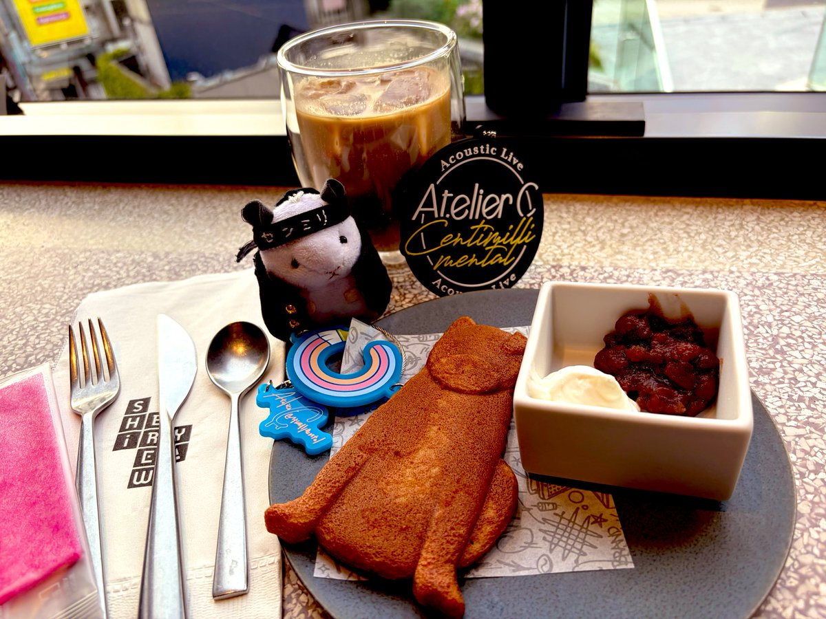無事グッズ買い終え、カフェで休憩…☕️
ハチ公のワッフルめちゃうまい！😋

アコースティックLIVE楽しみ…！✨
