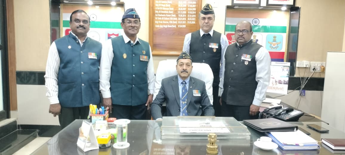 RSBCG04's tweet photo. His major appointments include Gen Manager at Naval Dockyard, Munbai,   Dy Dir General, Naval Projects Mumbai, Dy Dir General Naval Quality Assurance, New Delhi, Director, Underwater Ranges, apart from senior staff appointments at Command and Naval Headquarters.@KSBSectt https://t.co/si3wdoXIdS