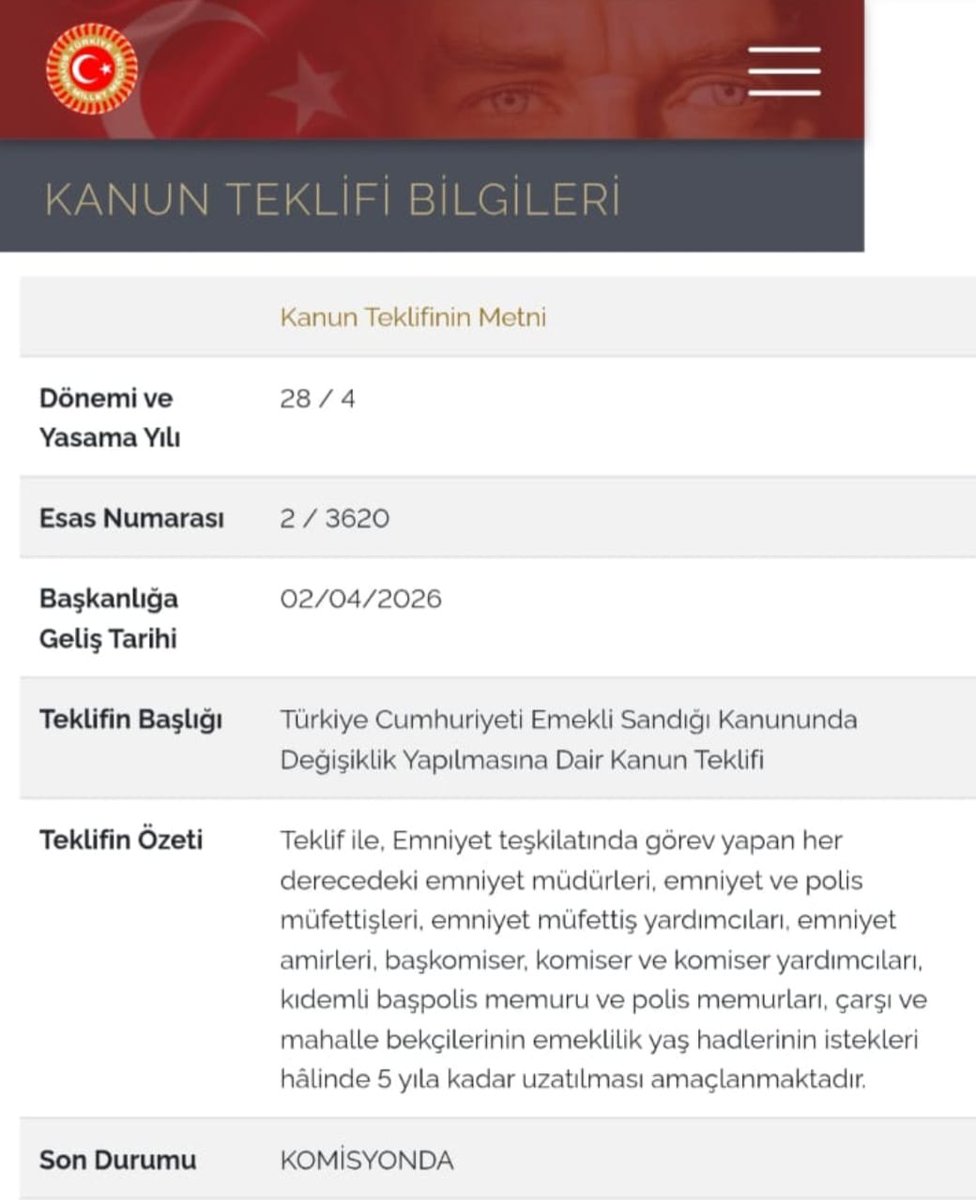 bombacimlym3's tweet photo. Polisin aklında dahi olmayan bir teklifi gündeme getirip, yıllardır dile getirilen temel hak ve talepleri unutturmak için 5 yıl uzatma emeklilik gelsin mi gelmesin mi şeklinde gündem oluşturup polisleri tartışma içerisine sokup oyalayacaklar... 

Polisin böyle bir talebi olduğunu duyan, gören var mı?

Peki, polisin içinde bulunduğu ekonomik dar boğazdan kurtarmak için saatlik mesai ücretinin, örneğin uzman öğretmenden daha yüksek olması yönünde bir teklif getiren oldu mı?

Polisin aklına bile gelmeyen konular birilerinin aklına geliyor, ama polisin gerçek sorunlarına sıra gelince dilleri lal oluyor...

Bu tür suni gündem oluşturma çabalarını set bir dille eleştirip prim vermeyeceğiz...

@kollukder