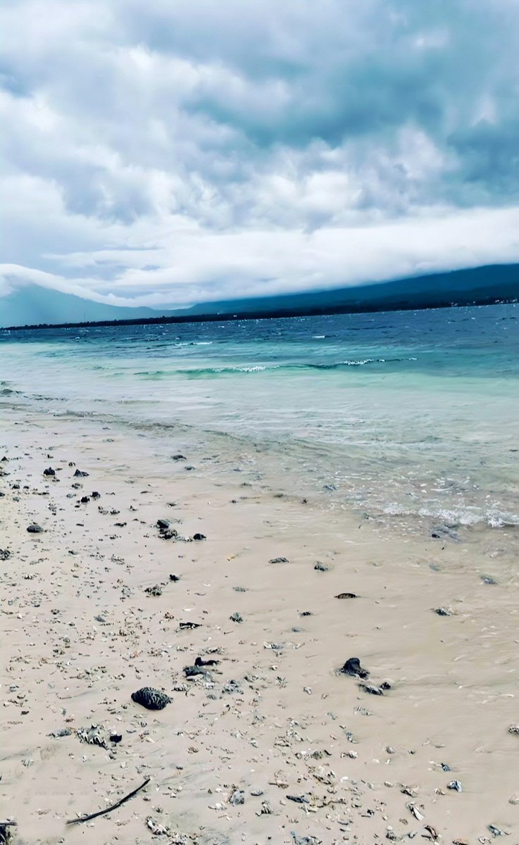 kafein_2am's tweet photo. Selamat sore dari Tobelo⛰️🏝

📍Halmahera Utara https://t.co/A7Cvptka7I