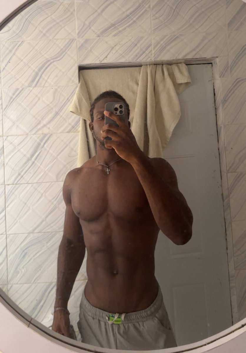 A_boycandy tweet media