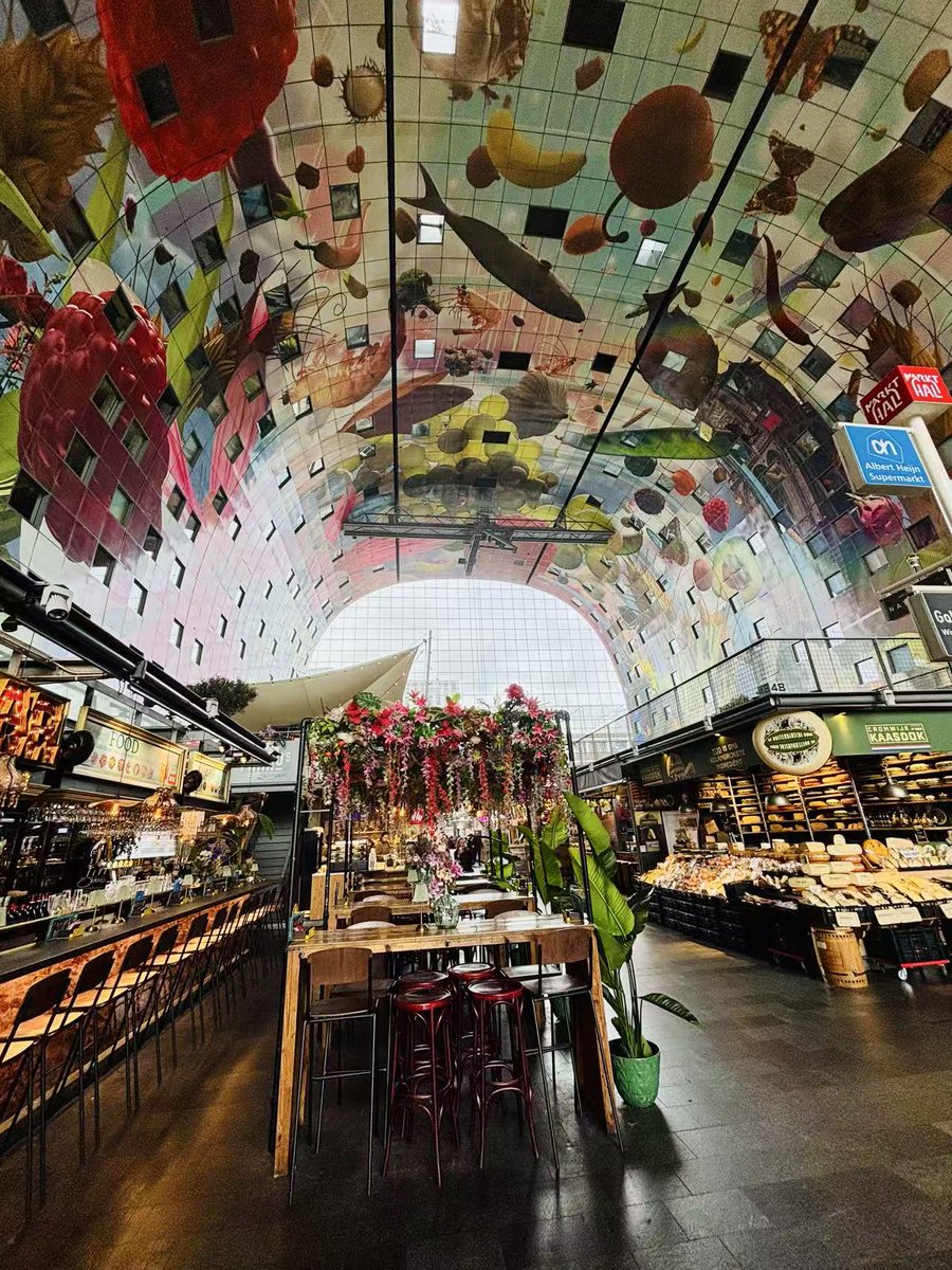 frankfurtinvest's tweet image. Claim to be the most beautiful market in Europe: the Markthal in Rotterdam, a lot of great food to choose from😋