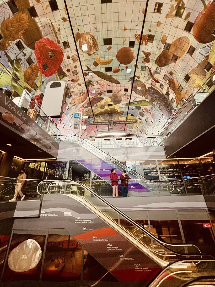 frankfurtinvest's tweet image. Claim to be the most beautiful market in Europe: the Markthal in Rotterdam, a lot of great food to choose from😋