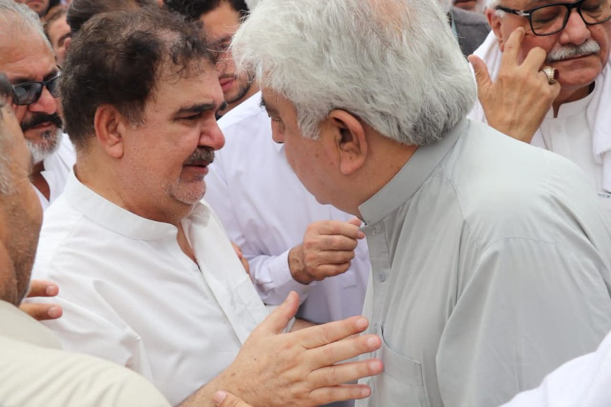 HussainShah06's tweet photo. گزشتہ رات عوامی نیشنل پارٹی کے سابق صوبائ وزیراور سابق ضلع صدر ایوب خان اشاڑی کے حجرے اور گھر پر نامعلوم افراد کی جانب سے حملہ کیا گیا۔ الحمدللہ اس واقعے میں کوئی جانی نقصان نہیں ہوا اور ایوب خان اپنے ساتھیوں سمیت محفوظ ہیں۔
@AyubKAsharay https://t.co/lTnVAB2moC