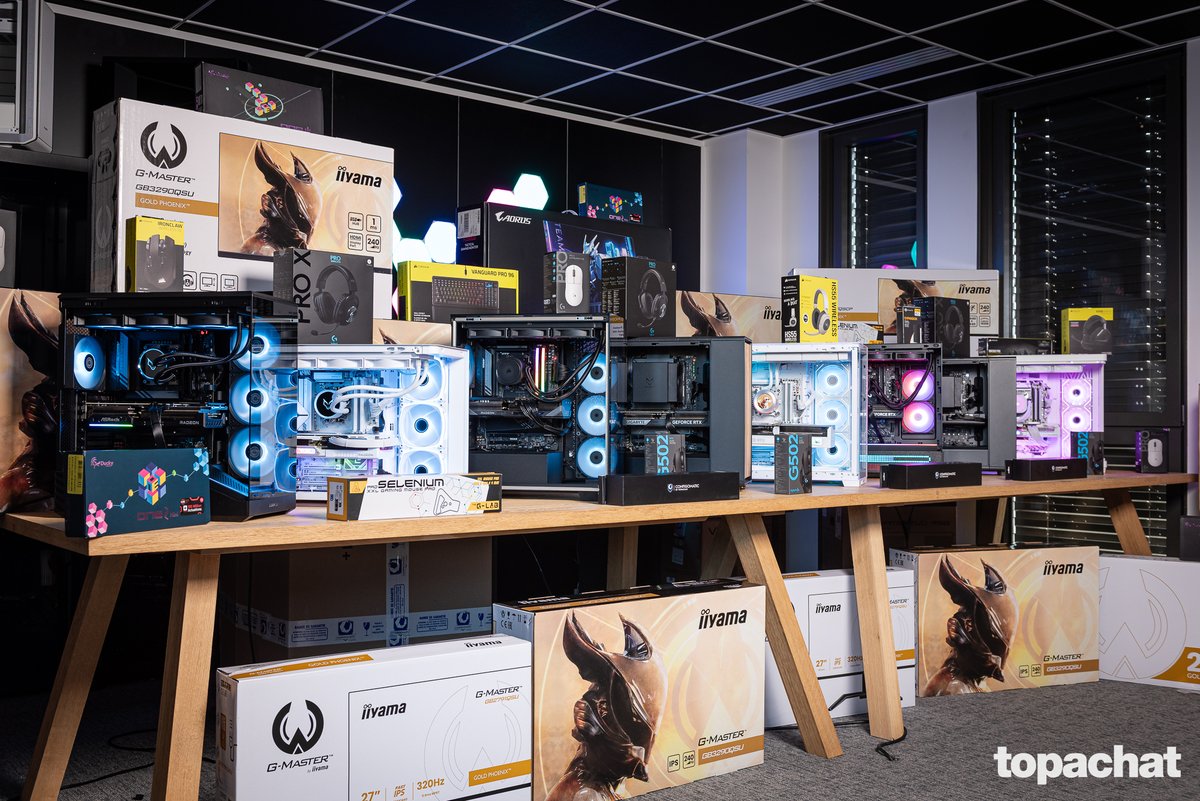 TopAchat's tweet image. On est là, on parle de la #DreamMachine dont on aura le gagnant demain...

Alors que de mon côté, je bosse depuis 2 semaines sur... autre chose ! 👀