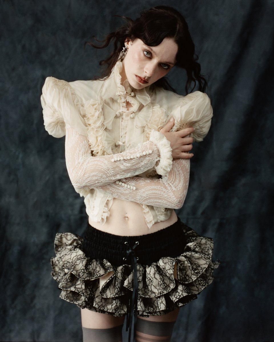 VonPip's tweet photo. Had a lovely chat with @HolHumberstone   for @Under_Radar_Mag  where she talks about creative freedom, directing her own visuals, and the emotional journey behind her second album "Cruel World."

https://t.co/aDjkpBrjSY https://t.co/MxaQkSSoLc
