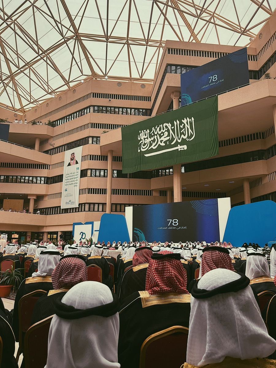 ‏ فالكون tweet media