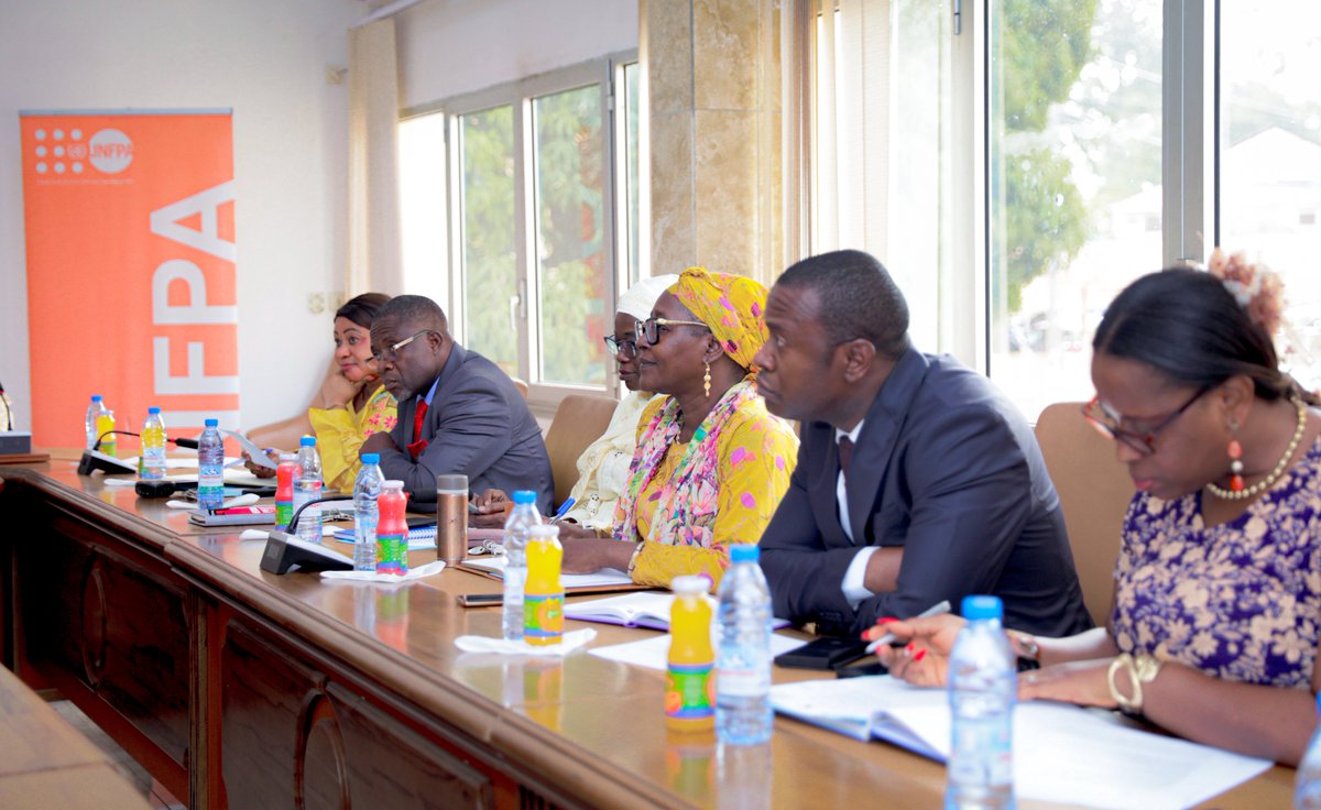 UNFPACameroon's tweet image. Pour le Ministre, cette initiative s'inscrit dans le Plan Spécial Emploi Jeunes. Le dispositif couvrira : Incubation, Financement, Volontariat et Compétences souples (#SoftSkills). Une approche 360° pour garantir l'excellence.