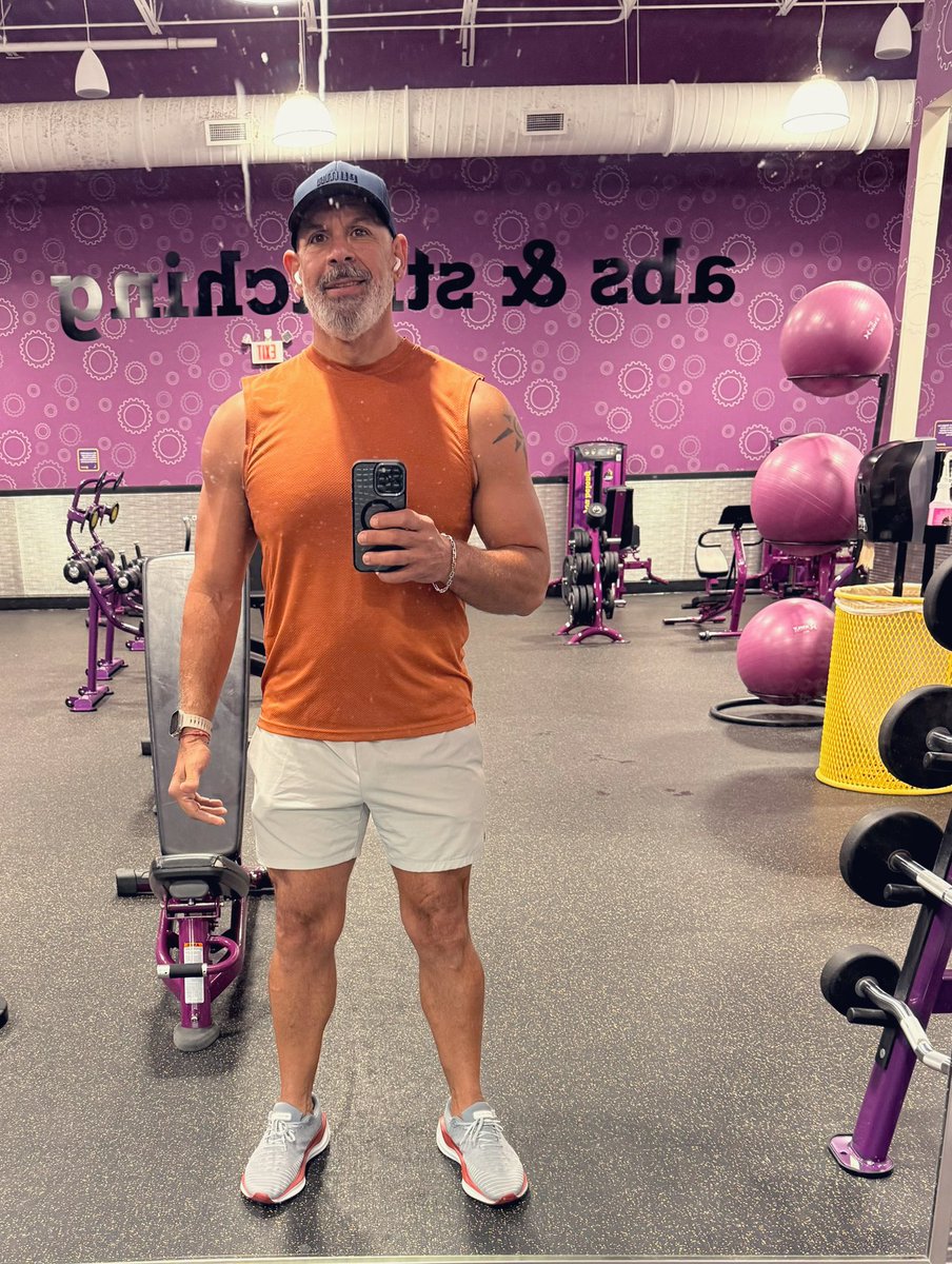 carmuel70's tweet photo. Hoy martes tuvimos que venir a otro gym.
#notequites https://t.co/XVsBhTlVRn